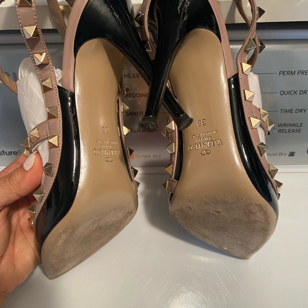 Authentic Valentino Rock Studs, make a statement - Picture 5 of 13